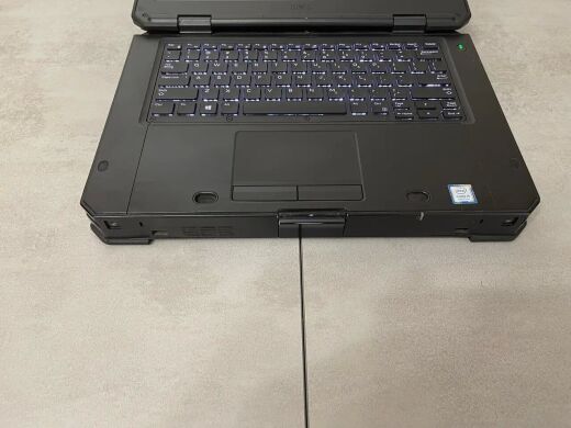 Захищений ноутбук Б-клас Dell Latitude 5424 Rugged / 14" (1920x1080) IPS / Intel Core i5-8350U (4 (8) ядра по 1.7 - 3.6 GHz) / 16 GB DDR4 / 256 GB SSD M.2 / Intel UHD Graphics 620 / WebCam / USB 3.1 / HDMI / Два АКБ