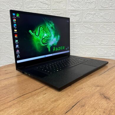 Ігровий ноутбук Razer Blade 17 RZ09-0423 / 17.3" (2560x1440) IPS / Intel Core i7-12800H (14 (20) ядер по 2.4 - 4.8 GHz) / 32 GB DDR5 / 1000 GB SSD / nVidia GeForce RTX 3080 Ti, 16 GB GDDR6, 256-bit / WebCam