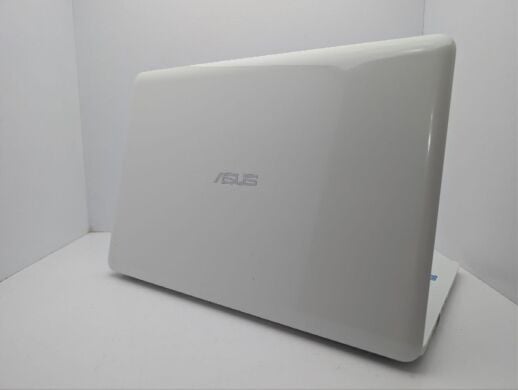 Ноутбук Asus E502S / 15.6" (1366x768) TN / Intel Pentium N3700 (4 ядра по 1.6 - 2.4 GHz) / 4 GB DDR3 / 120 GB SSD / Intel HD Graphics / WebCam