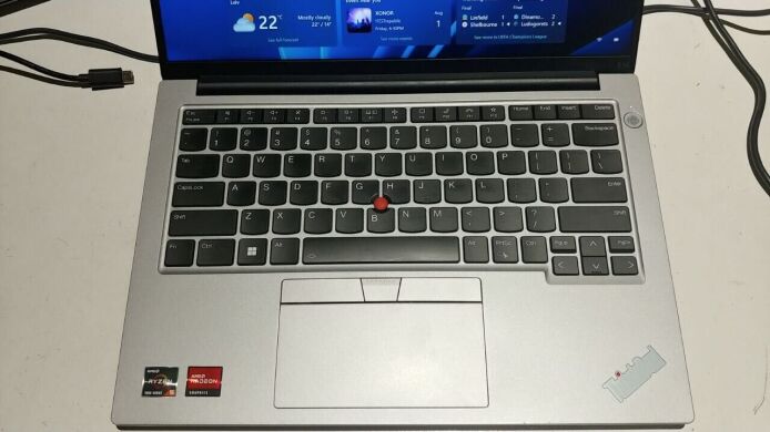 Ультрабук Lenovo ThinkPad E14 5 Gen Aluminium / 14" (1920х1200) IPS / AMD Ryzen 5 7530U (6 (12) ядер по 2.0 - 4.5 GHz) / 16 GB DDR4 / 256 GB SSD / AMD Radeon RX Vega 7 / WebCam