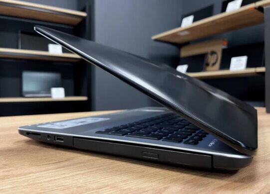 Ігровий ноутбук Asus F555UB-XO111T / 15.6" (1366x768) TN / Intel Core i5-6200U (2 (4) ядра по 2.3 - 2.8 GHz) / 8 GB DDR3 / 128 GB SSD + 1000 GB HDD / nVidia GeForce 940M, 2 GB DDR3, 64-bit / WebCam / DVD-ROM / Win 10 Ігровий ноутбук Asus F555UB-XO111T / 15.6" (1366x768) TN / Intel Core i5-6200U (2 (4) ядра по 2.3 - 2.8 GHz) / 8 GB DDR3 / 128 GB SSD + 1000 GB HDD / nVidia GeForce 940M, 2 GB DDR3, 64-bit / WebCam / DVD-ROM / Win 10