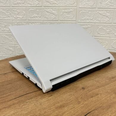 Ігровий ноутбук MSI Sword 15 A11UD / 15.6" (1920x1080) IPS / Intel Core i7-11800H (8 (16) ядер по 2.3 - 4.6 GHz) / 8 GB DDR4 / 512 GB SSD / nVidia GeForce RTX 3050 Ti, 4 GB GDDR6, 128-bit / WebCam