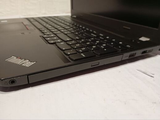 Ноутбук Б-клас Lenovo ThinkPad E560 / 15.6" (1920x1080) IPS / Intel Core i5-6200U (2 (4) ядра по 2.3 - 2.8 GHz) / 16 GB DDR3 / 240 GB SSD / AMD Radeon R7 M370, 2 GB GDDR5, 128-bit / WebCam / АКБ не тримає
