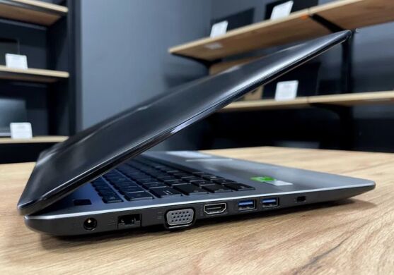 Ігровий ноутбук Asus F555UB-XO111T / 15.6" (1366x768) TN / Intel Core i5-6200U (2 (4) ядра по 2.3 - 2.8 GHz) / 8 GB DDR3 / 128 GB SSD + 1000 GB HDD / nVidia GeForce 940M, 2 GB DDR3, 64-bit / WebCam / DVD-ROM / Win 10 Ігровий ноутбук Asus F555UB-XO111T / 15.6" (1366x768) TN / Intel Core i5-6200U (2 (4) ядра по 2.3 - 2.8 GHz) / 8 GB DDR3 / 128 GB SSD + 1000 GB HDD / nVidia GeForce 940M, 2 GB DDR3, 64-bit / WebCam / DVD-ROM / Win 10