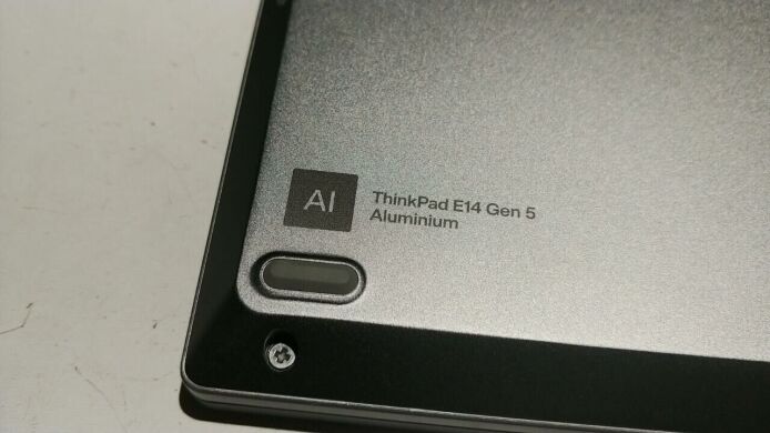 Ультрабук Lenovo ThinkPad E14 5 Gen Aluminium / 14" (1920х1200) IPS / AMD Ryzen 5 7530U (6 (12) ядер по 2.0 - 4.5 GHz) / 16 GB DDR4 / 256 GB SSD / AMD Radeon RX Vega 7 / WebCam