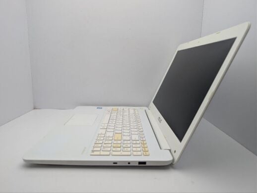 Ноутбук Asus E502S / 15.6" (1366x768) TN / Intel Pentium N3700 (4 ядра по 1.6 - 2.4 GHz) / 4 GB DDR3 / 120 GB SSD / Intel HD Graphics / WebCam