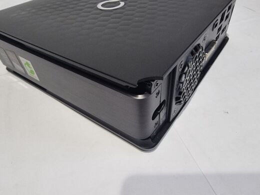 Неттоп Б-класс Fujitsu Esprimo Q520 USFF / Intel Core i5-4570T (2 (4) ядра по 2.9 - 3.6 GHz) / 8 GB DDR3 / 500 GB HDD / Intel HD Graphics 4600
