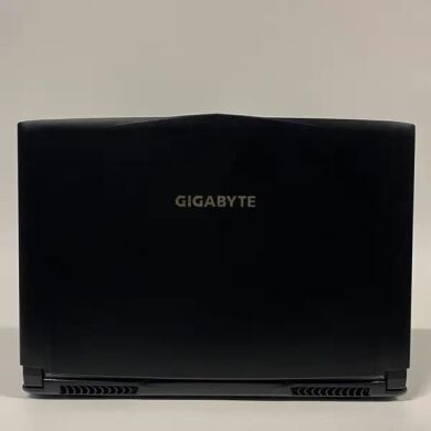 Игровой ноутбук Б-класс Gigabyte P57 / 17.3" (1920x1080) IPS / Intel Core i7-6700HQ (4 (8) ядра по 2.6 - 3.5 GHz) / 16 GB DDR4 / 512 GB SSD / nVidia GeForce GTX 1070, 8 GB GDDR5, 256-bit / WebCam / HDMI Игровой ноутбук Б-класс Gigabyte P57 / 17.3" (1920x1080) IPS / Intel Core i7-6700HQ (4 (8) ядра по 2.6 - 3.5 GHz) / 16 GB DDR4 / 512 GB SSD / nVidia GeForce GTX 1070, 8 GB GDDR5, 256-bit / WebCam / HDMI