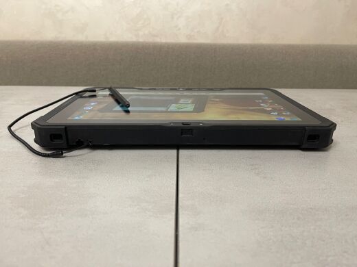 Захищений планшет Dell Latitude 7212 Rugged / 11.6'' (1920x1080) IPS Touch / Intel Core i5-7300U (2 (4) ядра по 2.6 - 3.5 GHz) / 8 GB DDR3 / 256 GB SSD / Intel HD Graphics 620 / WebCam / Стилус / Два АКБ