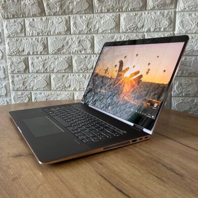 Ігровий ноутбук-трансформер HP Spectre x360 15-bl112dx / 15.6" (3840x2160) IPS Touch / Intel Core i7-8550U (4 (8) ядра по 1.8 - 4.0 GHz) / 16 GB DDR4 / 512 GB SSD / nVidia GeForce MX150, 2 GB GDDR5, 64-bit / WebCam