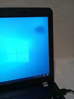 Ноутбук Б-клас Lenovo ThinkPad E560 / 15.6" (1920x1080) IPS / Intel Core i5-6200U (2 (4) ядра по 2.3 - 2.8 GHz) / 16 GB DDR3 / 240 GB SSD / AMD Radeon R7 M370, 2 GB GDDR5, 128-bit / WebCam / АКБ не тримає