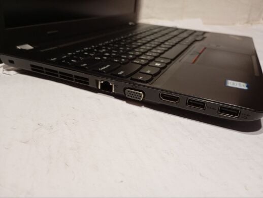 Ноутбук Б-клас Lenovo ThinkPad E560 / 15.6" (1920x1080) IPS / Intel Core i5-6200U (2 (4) ядра по 2.3 - 2.8 GHz) / 16 GB DDR3 / 240 GB SSD / AMD Radeon R7 M370, 2 GB GDDR5, 128-bit / WebCam / АКБ не тримає