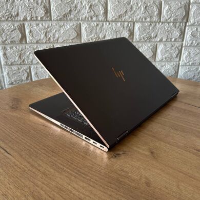 Ігровий ноутбук-трансформер HP Spectre x360 15-bl112dx / 15.6" (3840x2160) IPS Touch / Intel Core i7-8550U (4 (8) ядра по 1.8 - 4.0 GHz) / 16 GB DDR4 / 512 GB SSD / nVidia GeForce MX150, 2 GB GDDR5, 64-bit / WebCam