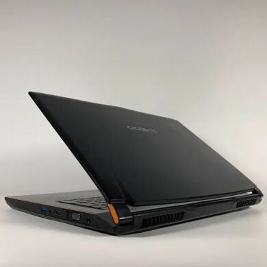 Игровой ноутбук Б-класс Gigabyte P57 / 17.3" (1920x1080) IPS / Intel Core i7-6700HQ (4 (8) ядра по 2.6 - 3.5 GHz) / 16 GB DDR4 / 512 GB SSD / nVidia GeForce GTX 1070, 8 GB GDDR5, 256-bit / WebCam / HDMI Игровой ноутбук Б-класс Gigabyte P57 / 17.3" (1920x1080) IPS / Intel Core i7-6700HQ (4 (8) ядра по 2.6 - 3.5 GHz) / 16 GB DDR4 / 512 GB SSD / nVidia GeForce GTX 1070, 8 GB GDDR5, 256-bit / WebCam / HDMI