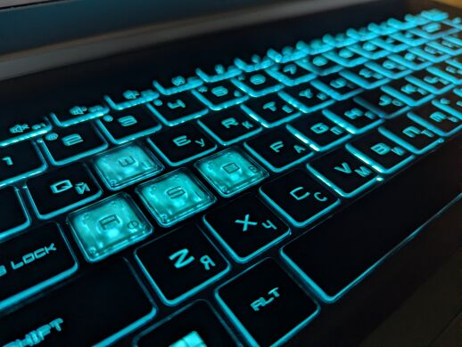 Игровой ноутбук MSI Thin 15 B12v6 / 15.6" (1920x1080) IPS / Intel Core i7-12650H (10 (16) ядер по 3.5 - 4.7 GHz) / 16 GB DDR4 / 512 GB SSD / nVidia GeForce RTX 4050, 6 GB GDDR6, 96-bit / WebCam / Windows 11