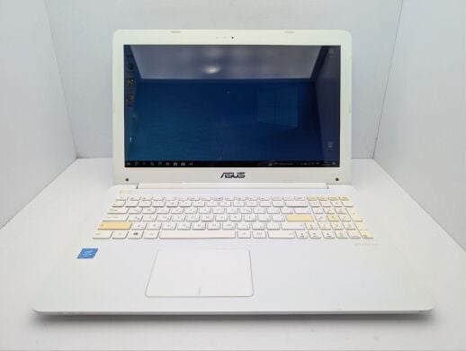 Ноутбук Asus E502S / 15.6" (1366x768) TN / Intel Pentium N3700 (4 ядра по 1.6 - 2.4 GHz) / 4 GB DDR3 / 120 GB SSD / Intel HD Graphics / WebCam