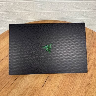 Ігровий ноутбук Razer Blade 17 RZ09-0423 / 17.3" (2560x1440) IPS / Intel Core i7-12800H (14 (20) ядер по 2.4 - 4.8 GHz) / 32 GB DDR5 / 1000 GB SSD / nVidia GeForce RTX 3080 Ti, 16 GB GDDR6, 256-bit / WebCam