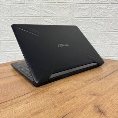 Ігровий ноутбук Asus TUF FX505DT / 15.6" (1920x1080) IPS / AMD Ryzen 5 3550H (4 (8) ядра по 2.1 - 3.7 GHz) / 16 GB DDR4 / 256 GB SSD + 1000 GB HDD / nVidia GeForce GTX 1650, 4 GB GDDR5, 128-bit / WebCam Ігровий ноутбук Asus TUF FX505DT / 15.6" (1920x1080) IPS / AMD Ryzen 5 3550H (4 (8) ядра по 2.1 - 3.7 GHz) / 16 GB DDR4 / 256 GB SSD + 1000 GB HDD / nVidia GeForce GTX 1650, 4 GB GDDR5, 128-bit / WebCam