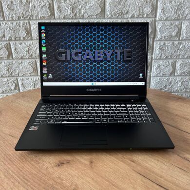 Игровой ноутбук Б-класс Gigabyte A5 K1 / 15.6" (1920x1080) IPS / AMD Ryzen 7 5800H (8 (16) ядер 3.2 - 4.4 GHz) / 16 GB DDR4 / 1000 GB SSD / nVidia GeForce RTX 3060, 6 GB GDDR6, 192-bit / WebCam