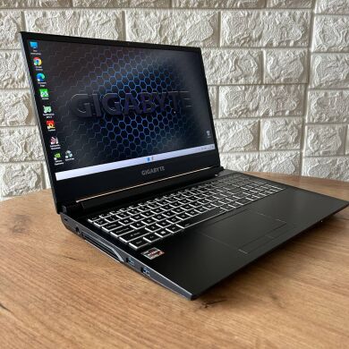 Игровой ноутбук Б-класс Gigabyte A5 K1 / 15.6" (1920x1080) IPS / AMD Ryzen 7 5800H (8 (16) ядер 3.2 - 4.4 GHz) / 16 GB DDR4 / 1000 GB SSD / nVidia GeForce RTX 3060, 6 GB GDDR6, 192-bit / WebCam