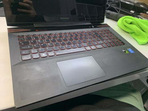 Ігровий ноутбук Б-клас Lenovo Y50-70 / 15.6" (3840x2160) IPS / Intel Core i7-4710HQ (4 (8) ядра по 2.5 - 3.5 GHz) / 16 GB DDR3 / 240 GB SSD / nVidia GeForce GTX 860M, 2 GB GDDR5, 128-bit / WebCam