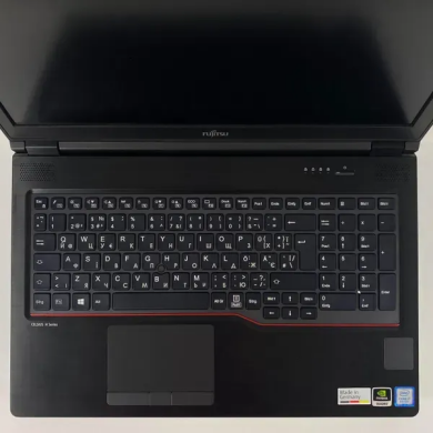 Мобільна робоча станція Б-клас Fujitsu Celsius H780 / 15.6" (1920x1080) IPS / Intel Core i7-8750H (6 (12) ядер по 2.2 - 4.1 GHz) / 16 GB DDR4 / 512 GB SSD / nVidia Quadro P600, 4 GB GDDR5, 128-bit / HDMI / VGA / USB Type-C