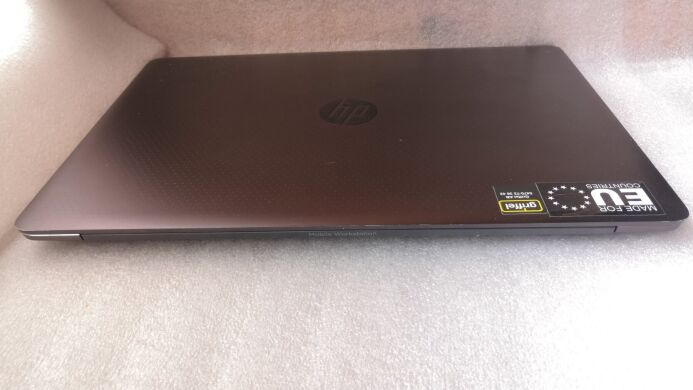 Мобильная рабочая станция Б-класс HP ZBook Studio G3 / 15.6" (1920x1080) IPS / Intel Core i7-6820HQ (4 (8) ядра по 2.7 - 3.6 GHz) / 8 GB DDR4 / 256 GB SSD / nVidia Quadro M1000M, 4 GB DDR5, 128-bit / WebCam Мобильная рабочая станция Б-класс HP ZBook Studio G3 / 15.6" (1920x1080) IPS / Intel Core i7-6820HQ (4 (8) ядра по 2.7 - 3.6 GHz) / 8 GB DDR4 / 256 GB SSD / nVidia Quadro M1000M, 4 GB DDR5, 128-bit / WebCam