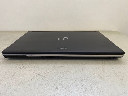 Мобильная рабочая станция Fujitsu Celsius H720 / 15.6" (1920x1080) TN / Intel Core i7-3720QM (4 (8) ядра по 2.6 - 3.6 GHz) / 16 GB DDR3 / 256 GB SSD / nVidia Quadro K1000M, 2 GB GDDR3, 128-bit / WebCam Мобильная рабочая станция Fujitsu Celsius H720 / 15.6" (1920x1080) TN / Intel Core i7-3720QM (4 (8) ядра по 2.6 - 3.6 GHz) / 16 GB DDR3 / 256 GB SSD / nVidia Quadro K1000M, 2 GB GDDR3, 128-bit / WebCam