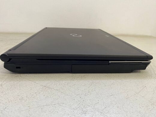 Мобильная рабочая станция Fujitsu Celsius H720 / 15.6" (1920x1080) TN / Intel Core i7-3720QM (4 (8) ядра по 2.6 - 3.6 GHz) / 16 GB DDR3 / 256 GB SSD / nVidia Quadro K1000M, 2 GB GDDR3, 128-bit / WebCam Мобильная рабочая станция Fujitsu Celsius H720 / 15.6" (1920x1080) TN / Intel Core i7-3720QM (4 (8) ядра по 2.6 - 3.6 GHz) / 16 GB DDR3 / 256 GB SSD / nVidia Quadro K1000M, 2 GB GDDR3, 128-bit / WebCam