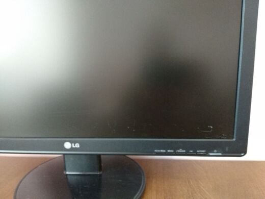 Монитор Б-класс LG Flatron W2242S-BF / 22" (1680x1050) TN / VGA / VESA 75x75
