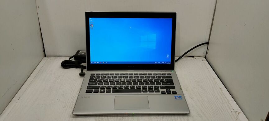 Ноутбук Б-класс Sony VAIO SVT131A11V / 13.3" (1366x768) TN / Intel Core i5-3317U (2 (4) ядра по 1.7 - 2.6 GHz) / 4 GB DDR3 / 120 GB SSD / Intel HD Graphics 4000