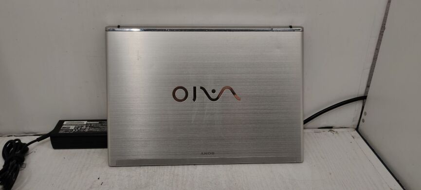 Ноутбук Б-класс Sony VAIO SVT131A11V / 13.3" (1366x768) TN / Intel Core i5-3317U (2 (4) ядра по 1.7 - 2.6 GHz) / 4 GB DDR3 / 120 GB SSD / Intel HD Graphics 4000
