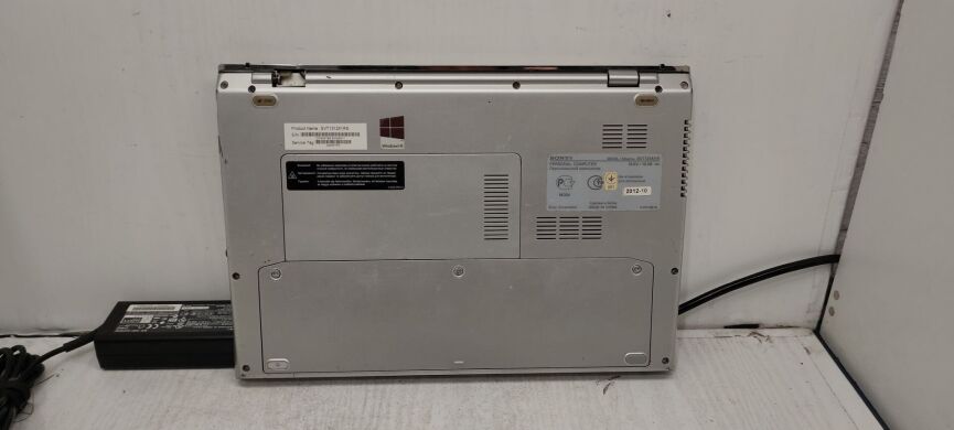 Ноутбук Б-класс Sony VAIO SVT131A11V / 13.3" (1366x768) TN / Intel Core i5-3317U (2 (4) ядра по 1.7 - 2.6 GHz) / 4 GB DDR3 / 120 GB SSD / Intel HD Graphics 4000