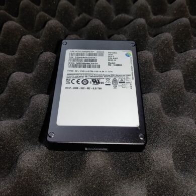 Твердотельный накопитель SSD Samsung PM1635a / 2.5" / 800 GB / SAS 12G / 3 DWPD