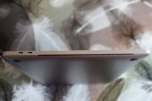 Ультрабук Б-клас Apple MacBook Pro 16 2019 A2141 / 16" (3072x1920) IPS / Intel Core i9-9980HK (8 (16) ядер по 2.4 - 5.0 GHz) / 32 GB DDR4 / 500 GB SSD / Intel UHD Graphics 630 / WebCam / MacOS