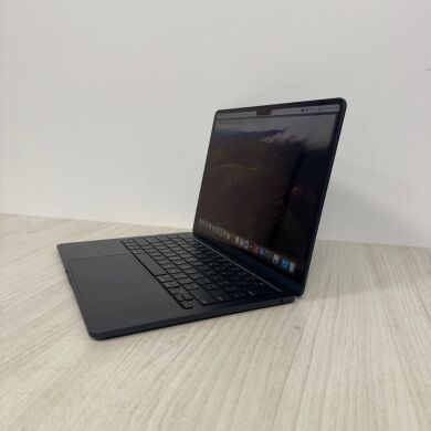 Ультрабук Б-клас Apple MacBook Air 13 M3 A3113 (2024) / 13.3" (2560x1664) IPS / Apple M3 (8 ядер по 2.7 - 4.1 GHz) / 8 GB DDR5 / 256 GB SSD / Apple M3 Graphics / WebCam / MacOS