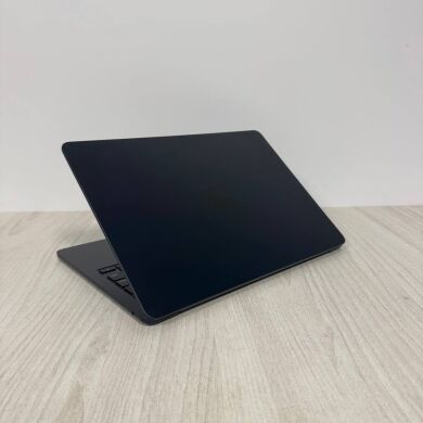 Ультрабук Б-клас Apple MacBook Air 13 M3 A3113 (2024) / 13.3" (2560x1664) IPS / Apple M3 (8 ядер по 2.7 - 4.1 GHz) / 8 GB DDR5 / 256 GB SSD / Apple M3 Graphics / WebCam / MacOS