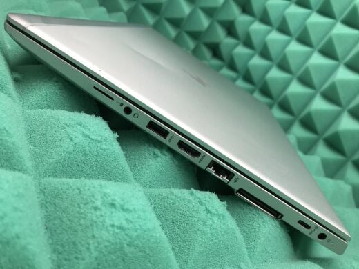 Ультрабук Б-клас HP Elitebook 745 G5 / 14" (1920x1080) IPS / AMD Ryzen 5 Pro 2500U (4 (8) ядра по 2.0 - 3.6 GHz) / 8 GB DDR4 / 256 GB SSD M.2 / AMD Radeon Vega 8 Graphics / WebCam / USB 3.1 / HDMI