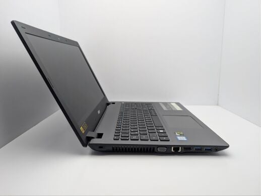 Ігровий ноутбук Acer Aspire V5-591G / 15.6" (1920x1080) IPS / Intel Core i7-6700HQ (4 (8) ядра по 2.6 - 3.5 GHz) / 8 GB DDR4 / 128 GB SSD + 1000 GB HDD / nVidia GeForce GTX 950M, 2 GB GDDR5, 128-bit / WebCam