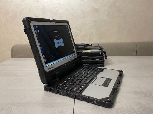 Захищений планшет Panasonic Toughbook CF-33 / 12" (2160x1440) IPS Touch / Intel Core i5-7300U (2 (4) ядра по 2.6 - 3.5 GHz) / 16 GB DDR3 / 512 GB SSD / Intel HD Graphics 620 / WebCam / Стилус / Два АКБ / Док-станція