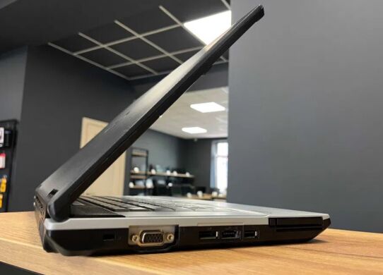 Ноутбук Fujitsu LifeBook E751 / 15.6" (1366x768) TN / Intel Core i5-2520M (2 (4) ядра по 2.5 - 3.2 GHz) / 8 GB DDR3 / 128 GB SSD / Intel HD Graphics 3000 / Win 10