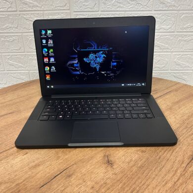 Ігровий ноутбук Razer Blade 14 RZ09-0195 / 14" (1920x1080) IPS / Intel Core i7-7700HQ (4 (8) ядра по 2.8 - 3.8 GHz) / 16 GB DDR4 / 256 GB SSD NVMe / nVidia GeForce GTX 1060, 6 GB GDDR5, 192-bit / WebCam