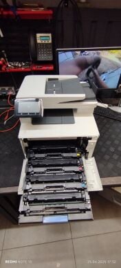 МФУ HP Color LaserJet Pro MFP M479fdw / Лазерная цветная печать / 600x600 dpi / A4 / 27 стр/мин / USB 2.0, Ethernet, Wi-Fi / Дуплекс