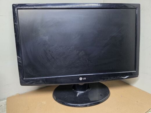 Монитор Б-класс LG Flatron W2243S-PF / 22" (1920x1080) TN / 1x VGA / Кабели в комплекте
