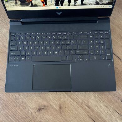 Игровой ноутбук Б-класс HP Victus 15-fb0121nr / 15.6" (1920x1080) IPS / AMD Ryzen 5 5600H (6 (12) ядер по 3.3 - 4.2 GHz) / 8 GB DDR4 / 512 GB SSD / nVidia GeForce GTX 1650, 4 GB GDDR5, 128-bit / WebCam