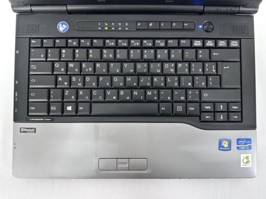 Ноутбук Fujitsu LifeBook S752 / 14" (1366x768) TN / Intel Core i5-3210M (2 (4) ядра по 2.5 - 3.1 GHz) / 8 GB DDR3 / 120 GB SSD / Intel HD Graphics 4000 + гравіювання клавіатури