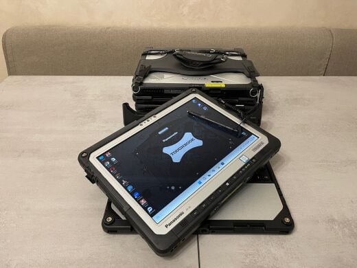 Захищений планшет Panasonic Toughbook CF-33 / 12" (2160x1440) IPS Touch / Intel Core i5-7300U (2 (4) ядра по 2.6 - 3.5 GHz) / 16 GB DDR3 / 512 GB SSD / Intel HD Graphics 620 / WebCam / Стилус / Два АКБ / Док-станція