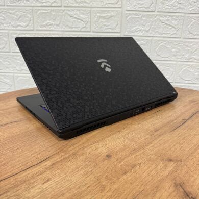 Ігровий ноутбук Eluktronics MAG-15 2070 / 15.6" (1920x1080) IPS / Intel Core i7-9750H (6 (12) ядер по 2.6 - 4.5 GHz) / 16 GB DDR4 / 1000 GB SSD NVMe / nVidia GeForce RTX 2070 Max-Q, 8 GB GDDR6, 256-bit / WebCam