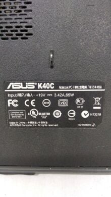 Ноутбук Б-класс Asus K40C / 14" (1366x768) TN / Intel Celeron 220 (1 ядро по 1.2 GHz) / 2 GB DDR2 / 160 GB HDD / SiS Mirage 3 Craphics / WebCam / DVD-RW / Без АКБ