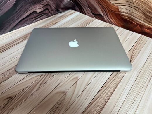 Ноутбук Б-клас Apple MacBook Pro A1398 / 15.4" (2880x1800) IPS / Intel Core i7-4770HQ (4 (8) ядра по 2.2 - 3.4 GHz) / 16 GB DDR3 / 256 GB SSD / Intel Iris Pro Graphics 5200 / WebCam / MacOS